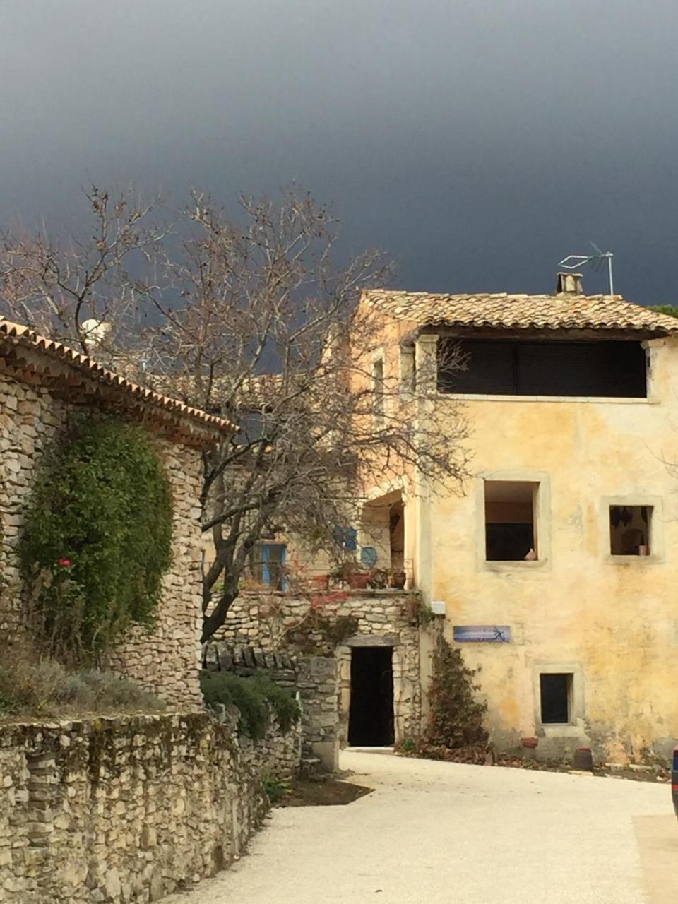 La Salamandre Bleue Villa Chantemerle-les-Grignan Exterior photo